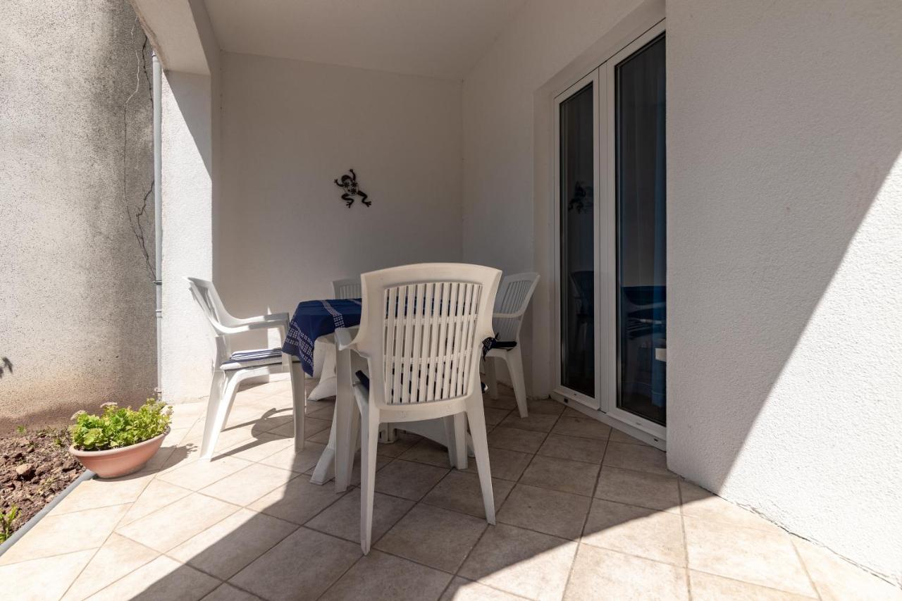 With A Parking Space Ivan Dolac, Hvar - 15784 Apartment *