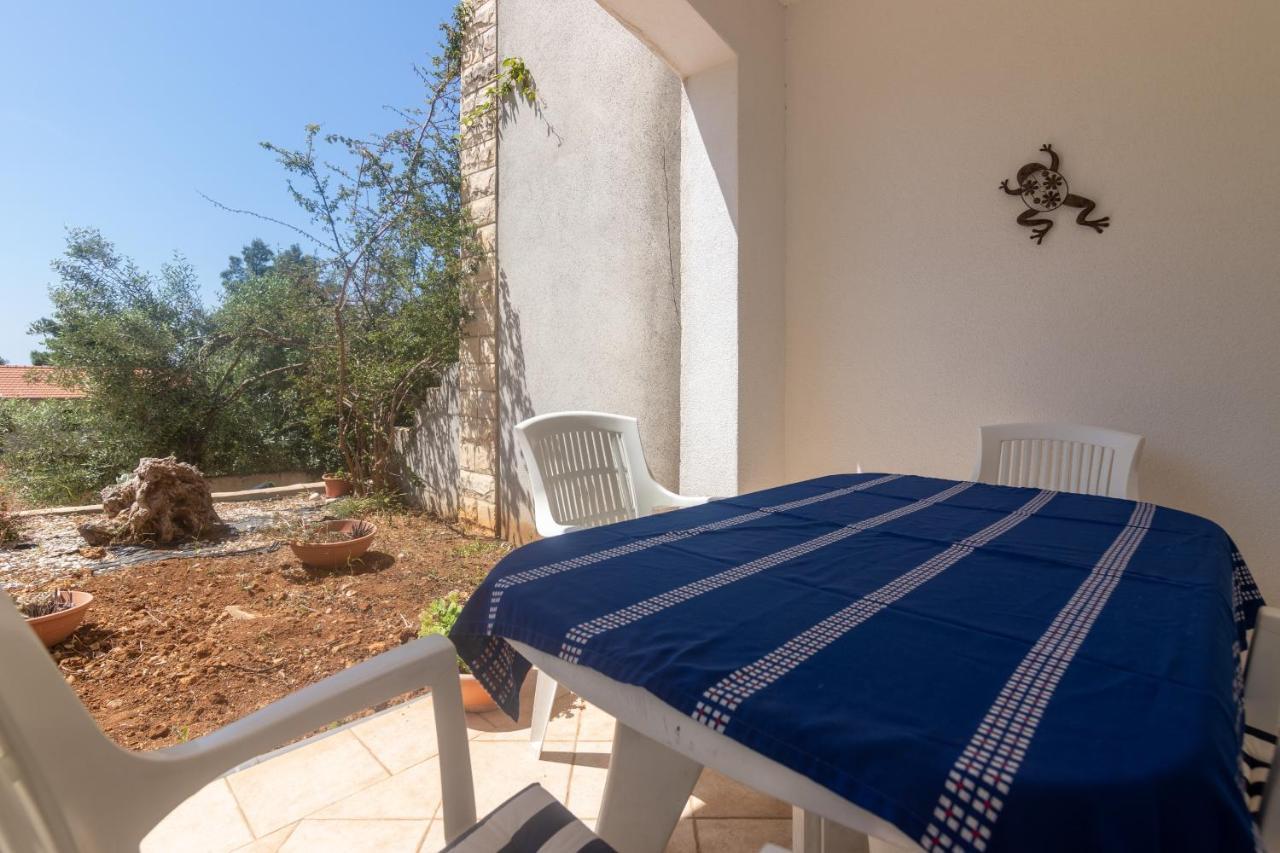 Apartment With A Parking Space Ivan Dolac, Hvar - 15784 Ivan Dolac